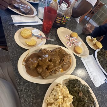 R & R Soul Food photo 1